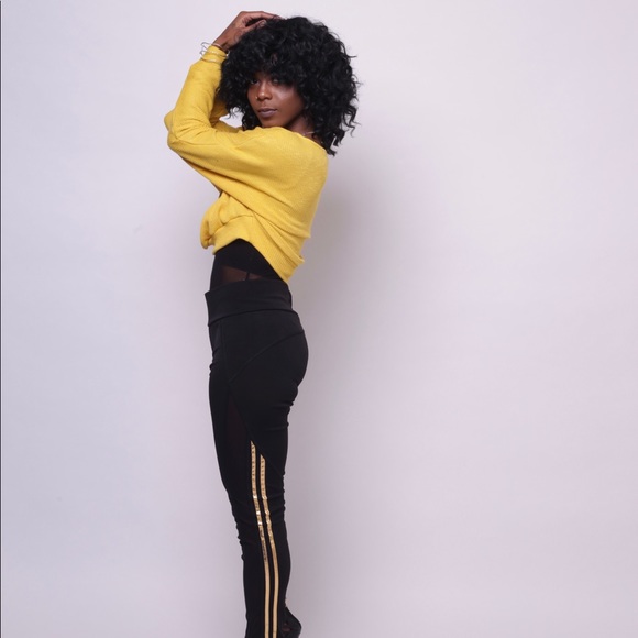 Mustard sweater crop top - Picture 2 of 3